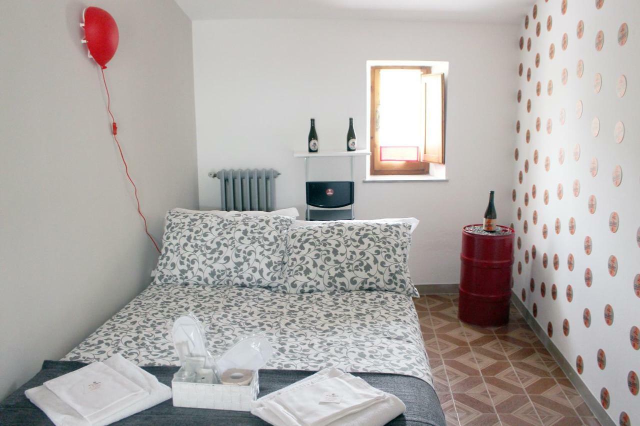 La Sosta Navarra Bed & Beer Gubbio Exterior photo